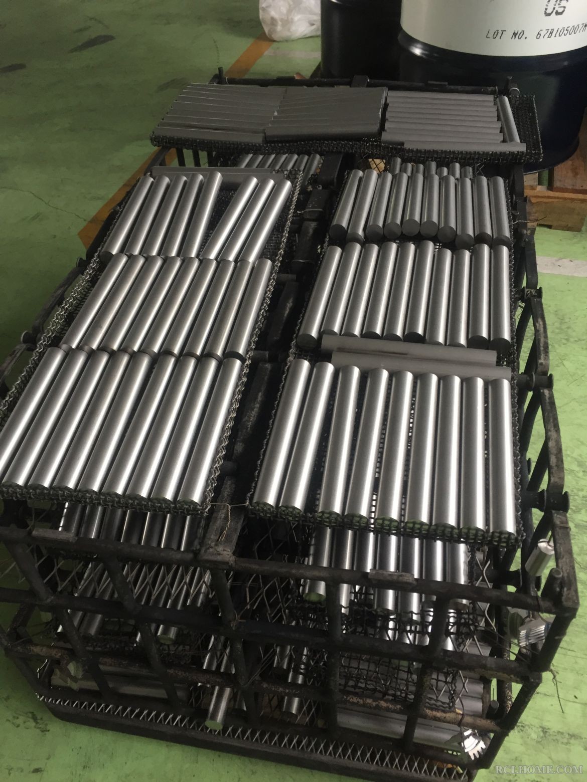 材质是SS400,尺寸φ25×200L,有效渗碳深度0.6